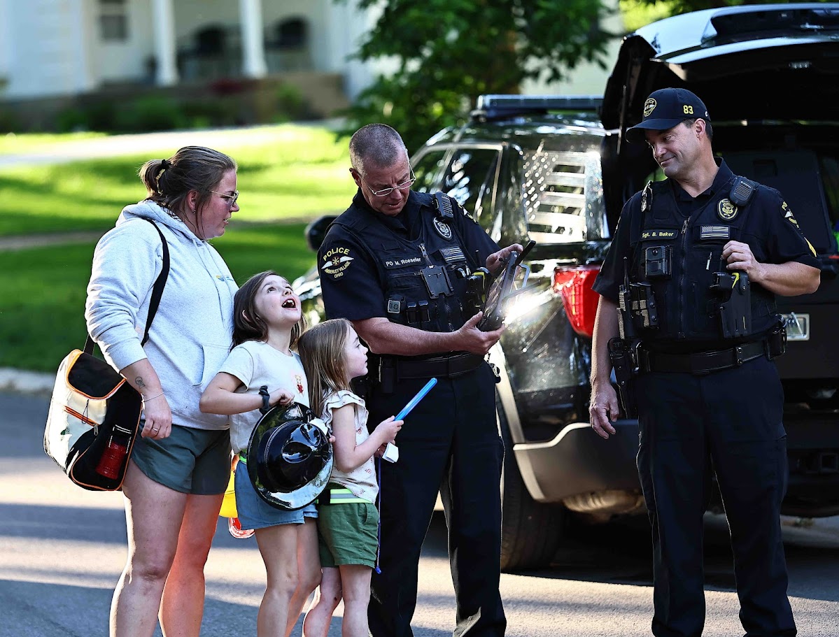 Amberley Village Meet the Officers Block Party featured drone demonstrations by officers to residents